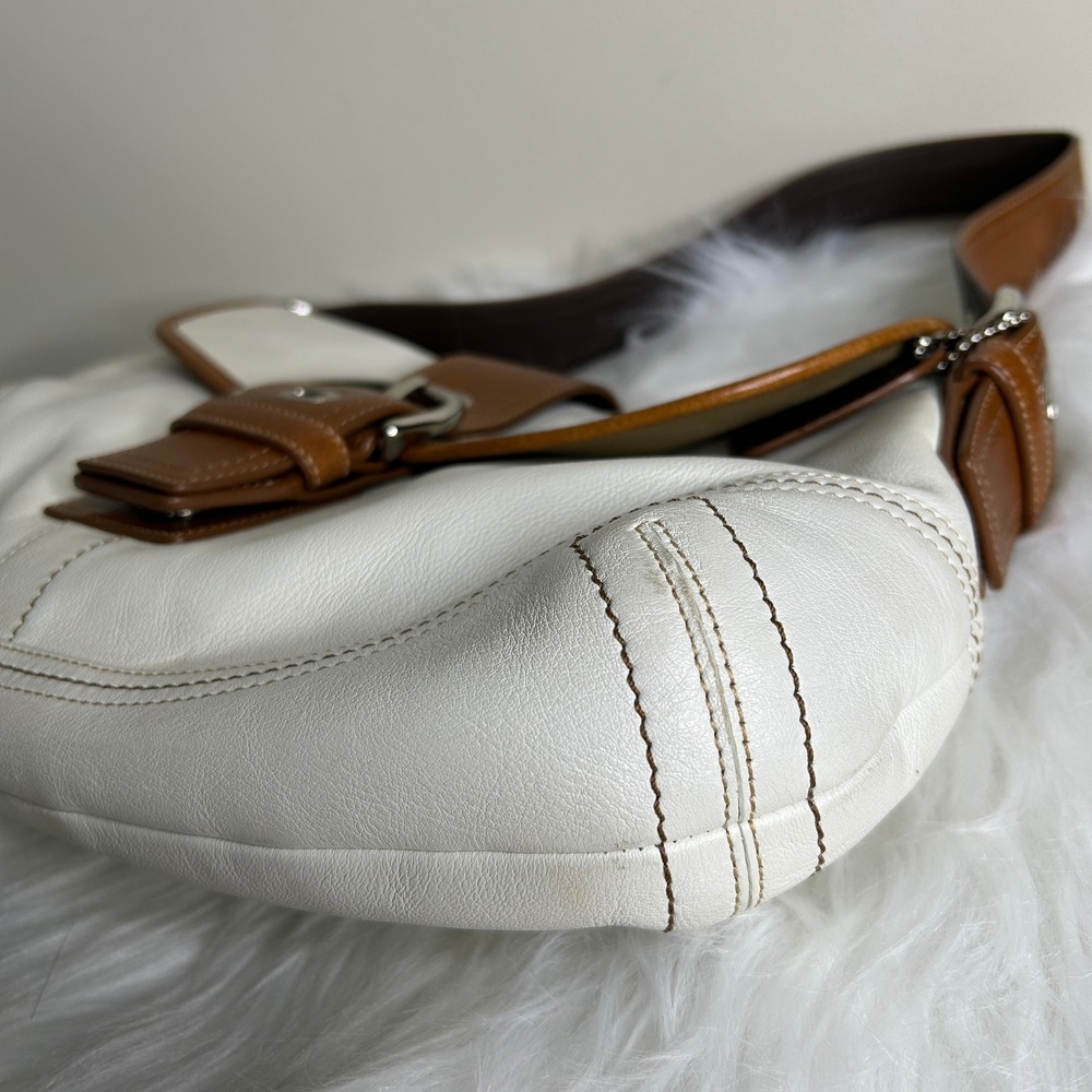 Coach Soho White Pebbled Leather Shoulder Bag Excellent - Picture 3 of 10
